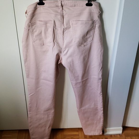 Reitmans Pink R Jeans - Picture 2 of 6